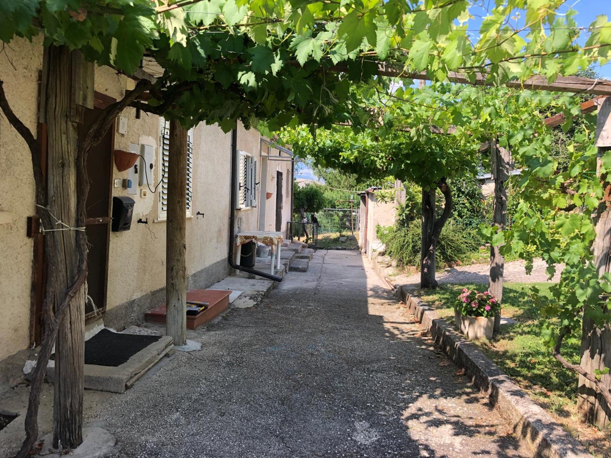 Il Rustico Due A Bugnara Nella Valle Del Sagittario Sulmona Exterior foto