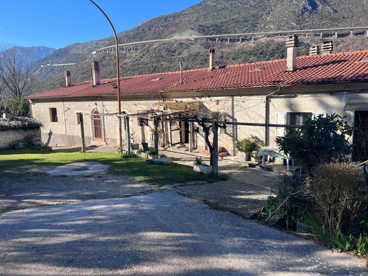 Il Rustico Due A Bugnara Nella Valle Del Sagittario Sulmona Exterior foto